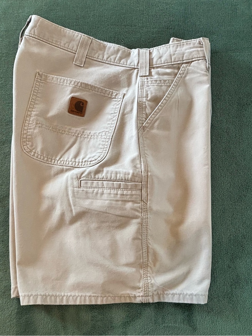 Carhartt Men’s Tan Cargo Work Shorts. Size: 36”W x 8”L. (6504)